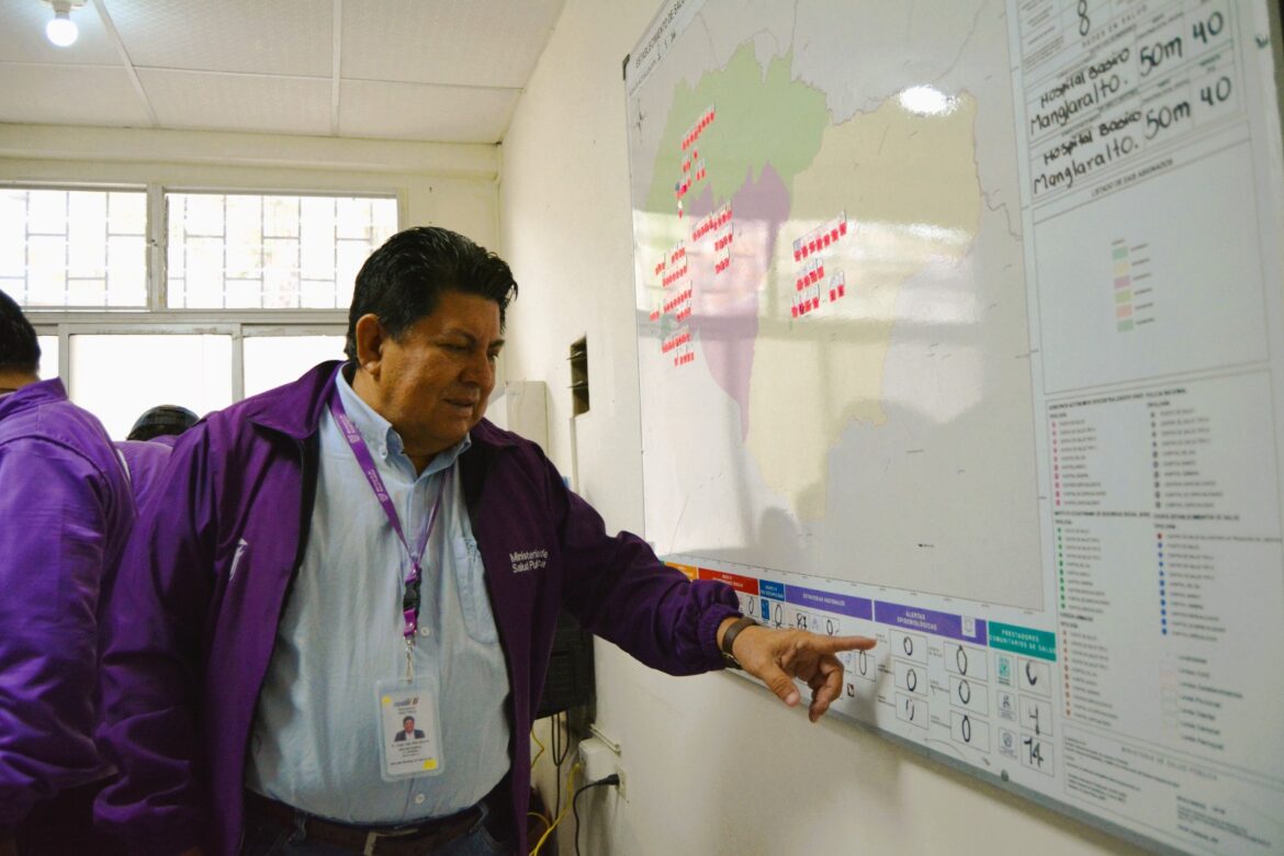 Autoridades de Salud realizan visitas técnicas a centros de atención en Santa Elena