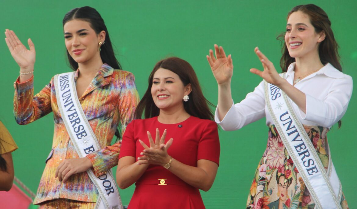 Santa Elena rindió homenaje a Miss Universo y Miss Ecuador