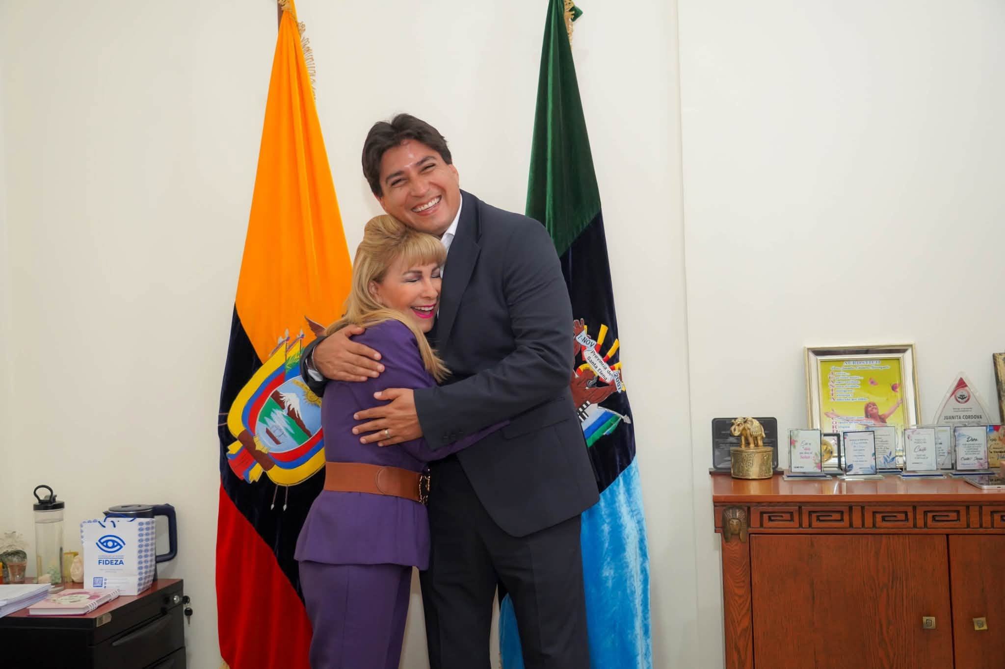 Iván Oñate es presentado oficialmente como nuevo viceprefecto de Santa Elena