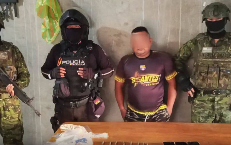 Operación militar en Santa Elena deja un aprehendido y el decomiso de municiones y sustancias sujetas a fiscalización