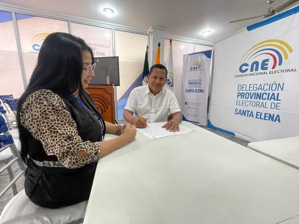 Empresario farmacéutico Victor Arias asume la candidatura a la Alcaldía de La Libertad por el Movimiento Marcha