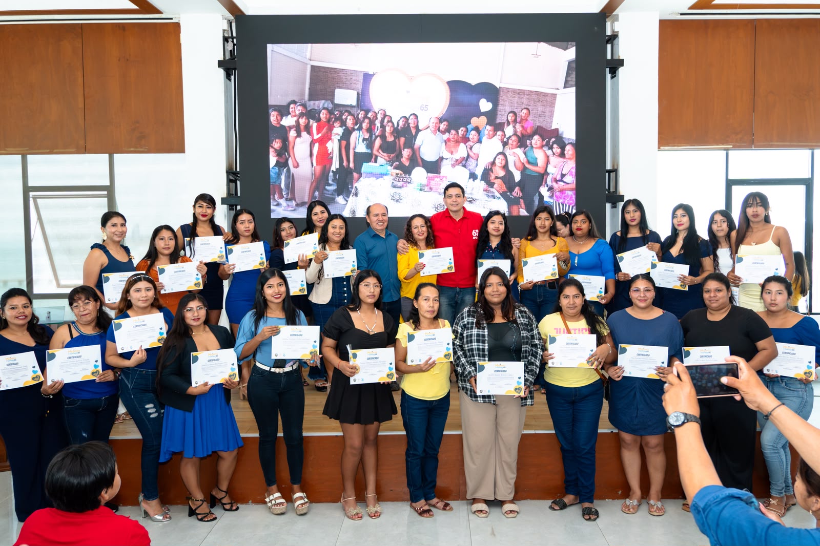 Mujeres de Corazón V65 culmina su primer ciclo de capacitaciones