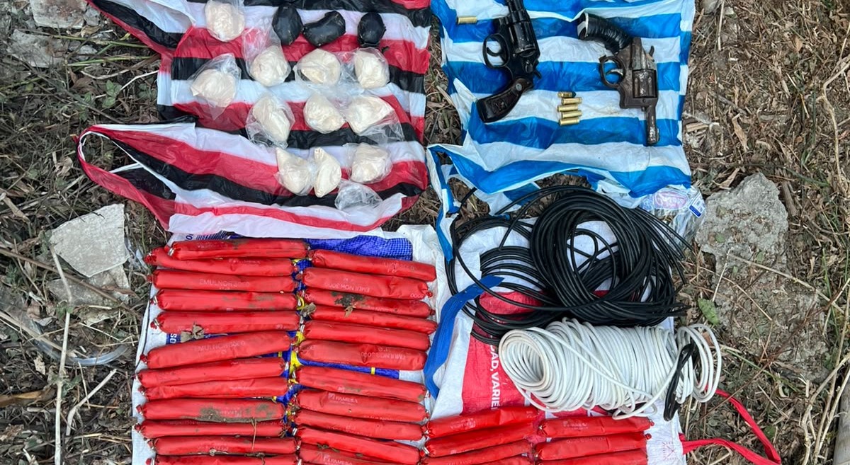 Hallan explosivos, armas y sustancias ilícitas en una vivienda de Santa Elena