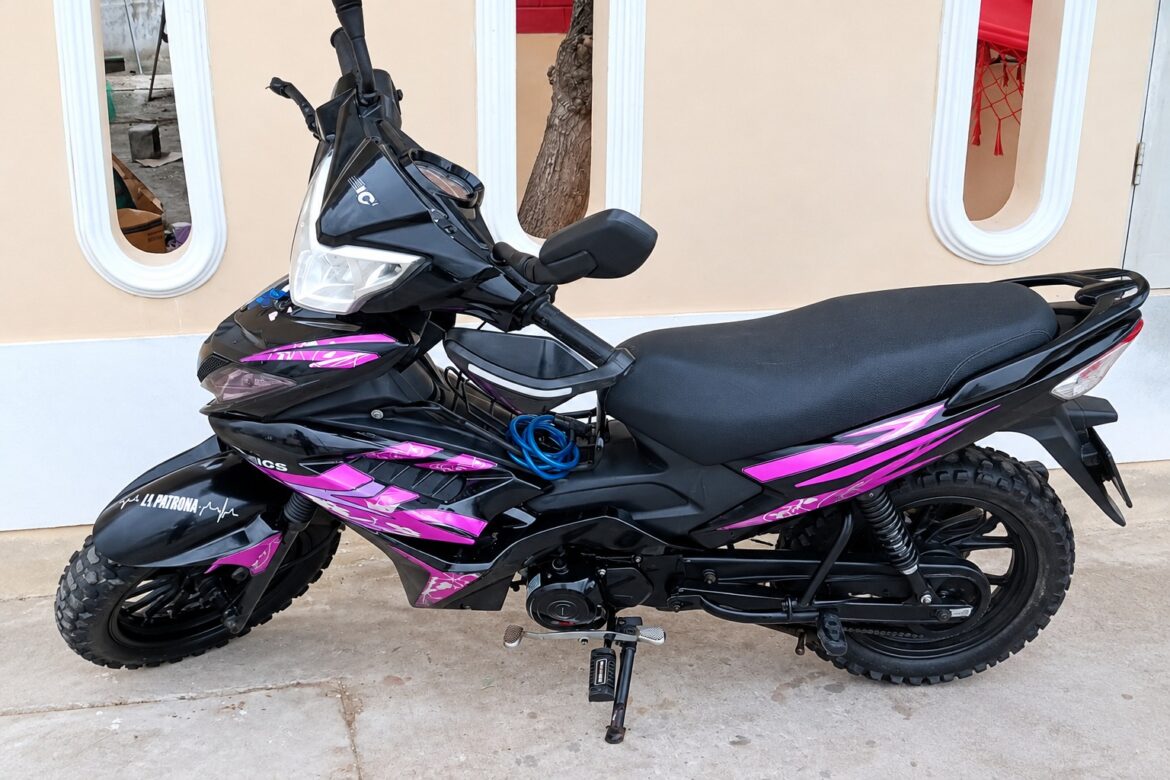 Seis sujetos armados habrían robado una motocicleta a una mujer en La Libertad