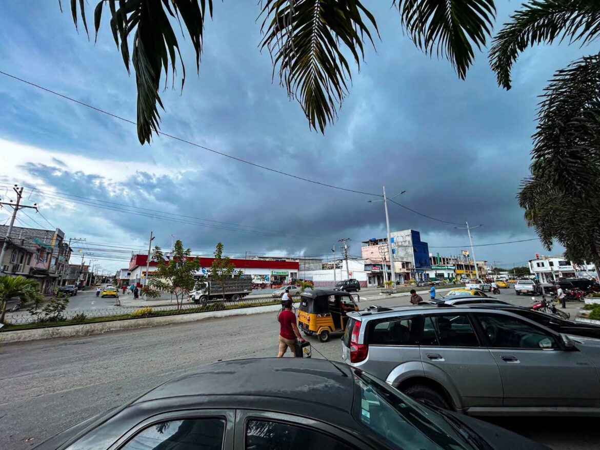 Fuertes vientos sorprenden a Santa Elena y anuncian posibles lluvias en Playas