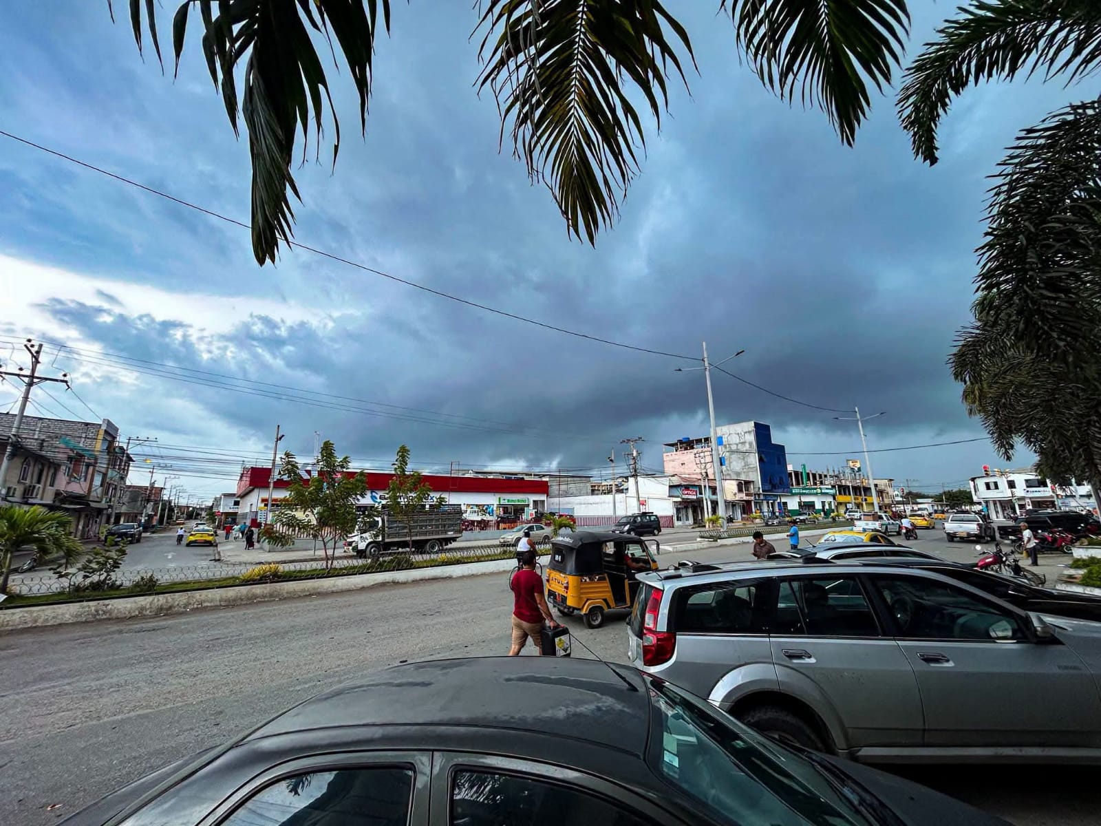 Fuertes vientos sorprenden a Santa Elena y anuncian posibles lluvias en Playas