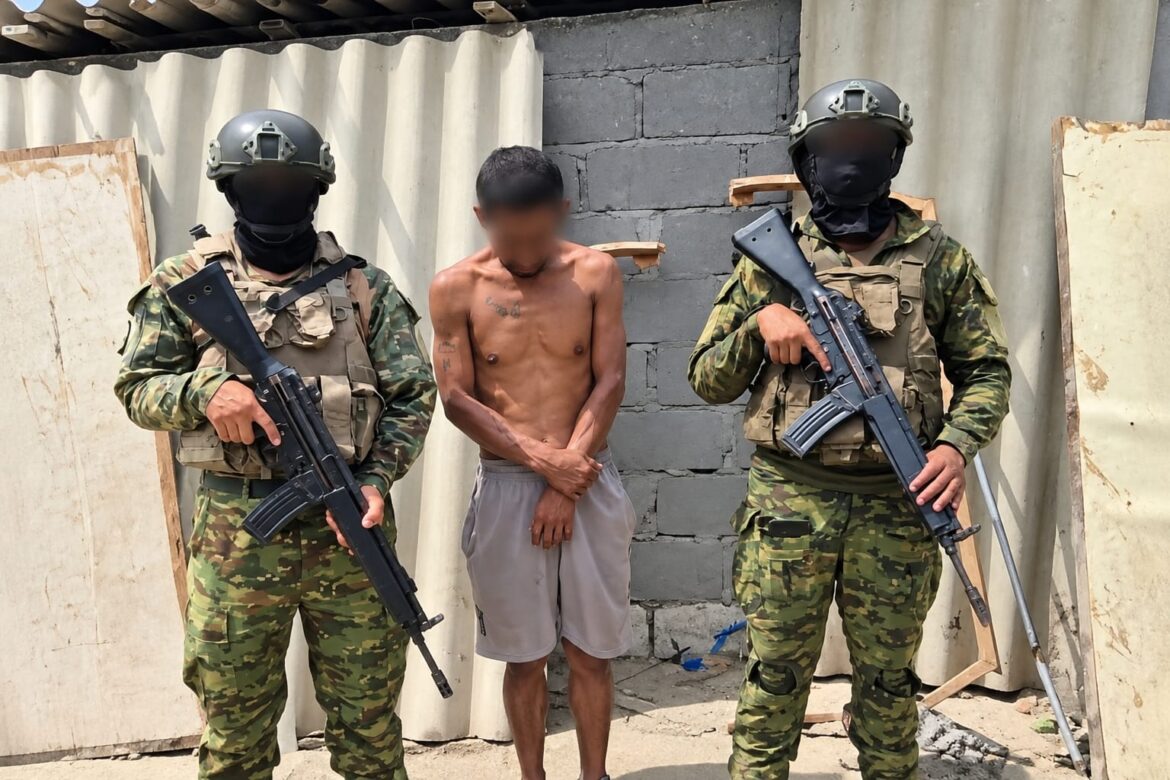 Militares rescatan a mujer que habría sido retenida contra su voluntad en Salinas