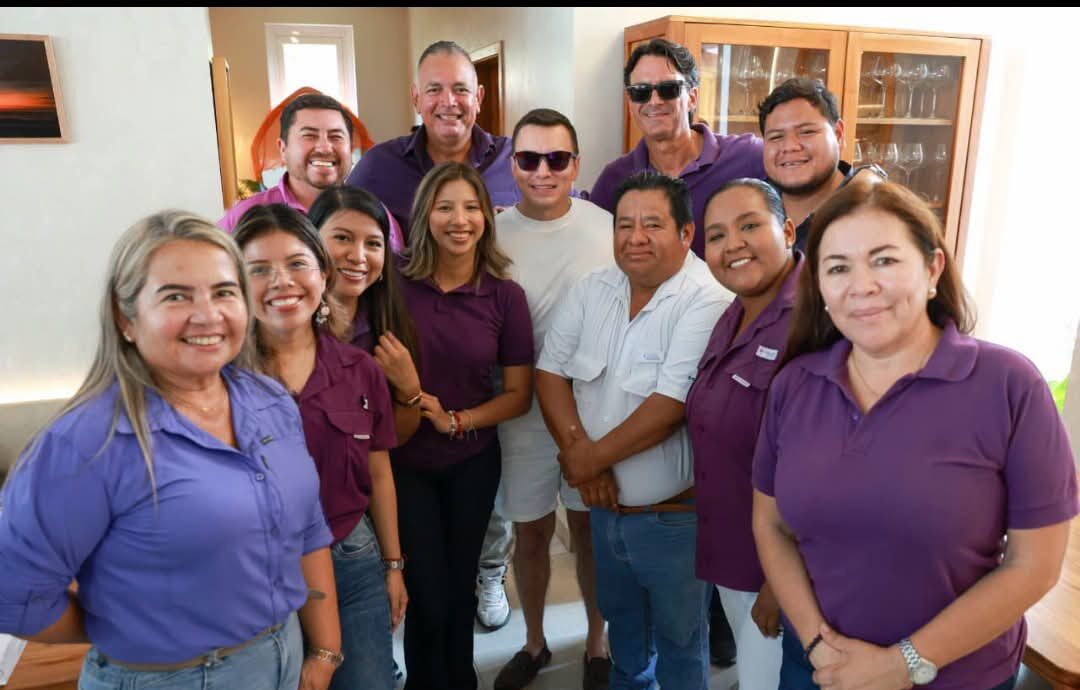 Daniel Noboa se reunió con candidatos de ADN en Santa Elena para abordar proyectos de desarrollo