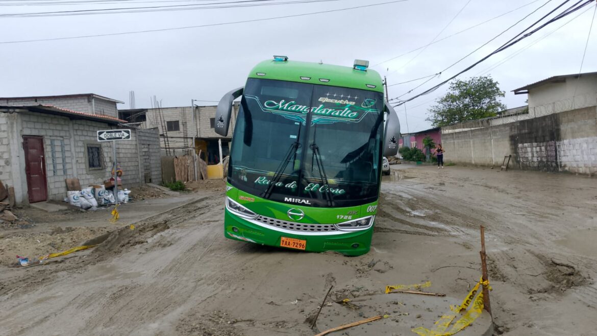 ¡Tormenta eléctrica causó estragos en Santa Elena!